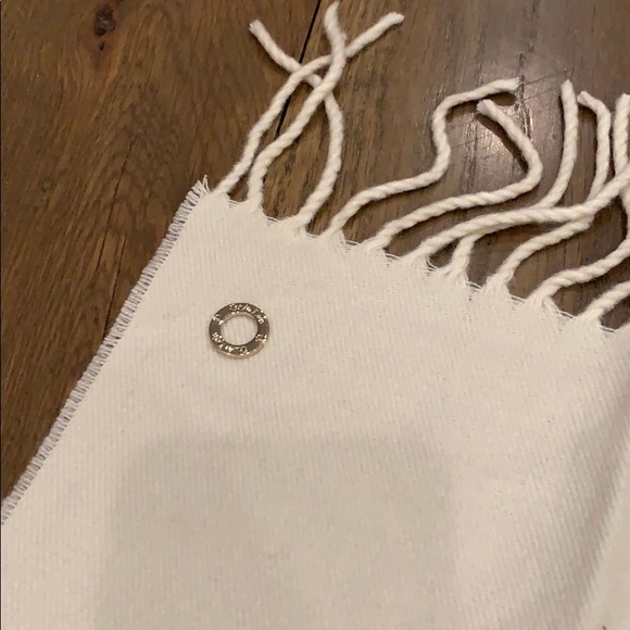 Calvin Klein scarf - Picture 4 of 5